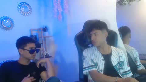 chicos hot online show from September 30, 2025, 1:38 pm