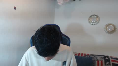 chicos hot online show from October 21, 2025, 1:45 pm