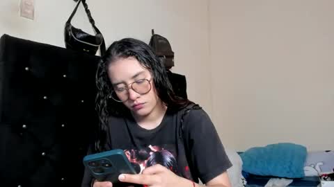 alexandra clauss online show from October 5, 2025, 7:45 pm