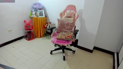 Alexandra Independent model online show from October 7, 2025, 5:32 pm