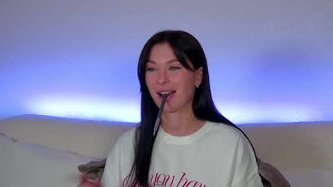 AlexandraBloom online show from March 4, 2025, 5:21 am