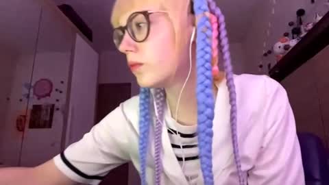 Lia online show from November 23, 2025, 3:12 pm