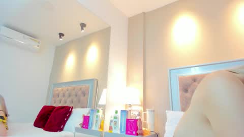 Alexa online show from December 1, 2025, 4:39 am