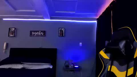 Snapshot of alexgiraldo__ chatting on September 19, 2025, 2:51 pm alexgiraldo__ online show from September 19, 2025, 2:51 pm