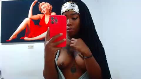 alexia_sinclaire24 online show from May 3, 2026, 12:05 am