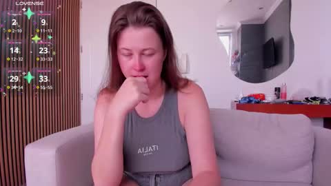 Alexia online show from December 1, 2025, 1:49 pm