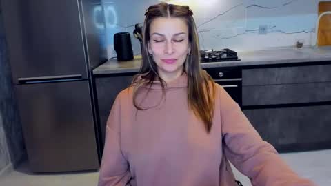 Alexia online show from February 25, 2025, 12:03 am