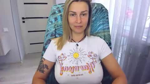 Snapshot of alexiayellow chatting on May 27, 2026, 10:01 am Alexia online show from May 27, 2026, 10:01 am