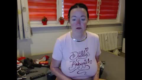 Snapshot of alexie33 chatting on May 4, 2026, 7:37 am alexie33 online show from May 4, 2026, 7:37 am