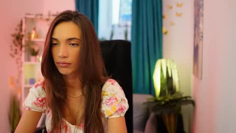 Alexis online show from October 8, 2025, 1:20 pm