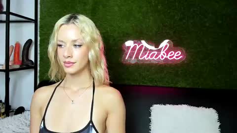 Snapshot of alexisbanx chatting on July 28, 2026, 4:39 pm alexisbanx online show from July 28, 2026, 4:39 pm