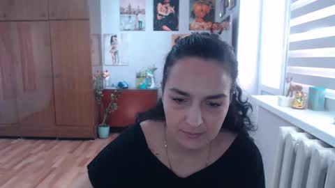 AlexisMillers online show from October 5, 2025, 10:24 am