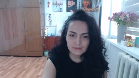 AlexisMillers online show from April 20, 2026, 9:23 am