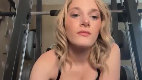 alexispaige06 online show from December 16, 2025, 9:53 pm