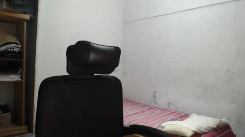 Snapshot of alexriversx chatting on May 1, 2026, 5:39 pm Alexander online show from May 1, 2026, 5:39 pm