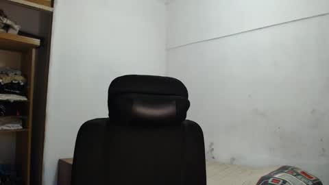 Snapshot of alexriversx chatting on May 12, 2026, 3:20 pm Alexander online show from May 12, 2026, 3:20 pm