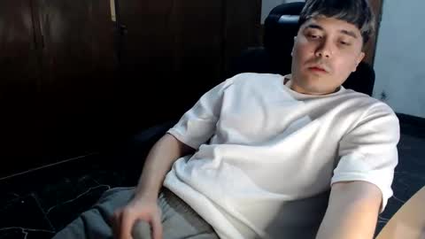 Snapshot of alexriversx chatting on June 6, 2026, 4:23 pm Alexander online show from June 6, 2026, 4:23 pm