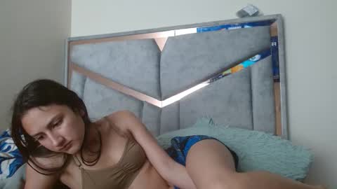 alex y luisa online show from November 4, 2025, 3:55 pm