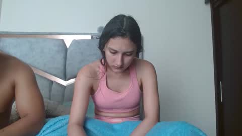 alex y luisa online show from December 19, 2025, 2:46 pm