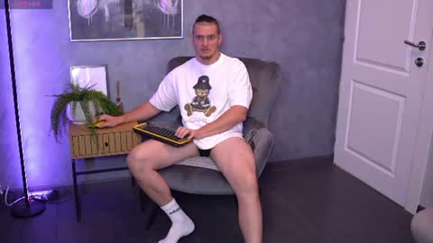 Snapshot of alexwildexx chatting on July 29, 2026, 5:49 am Alex online show from July 29, 2026, 5:49 am