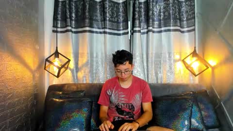 alexy re online show from December 5, 2025, 11:08 am