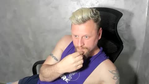 alexyno2022 ONLYFANS online show from April 16, 2026, 10:34 pm