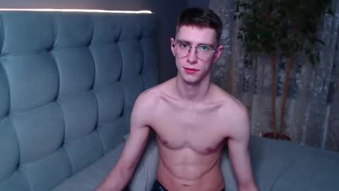 Alfie online show from December 20, 2025, 11:45 pm