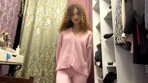 Tatiana online show from November 14, 2025, 6:28 pm