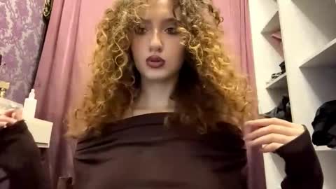 Tatiana online show from November 15, 2025, 2:24 pm