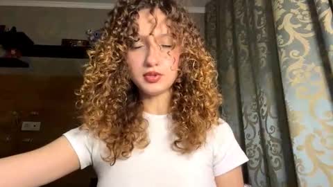 Tatiana online show from November 17, 2025, 4:13 pm