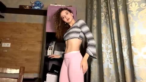 Tatiana online show from November 18, 2025, 4:44 pm