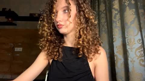 Tatiana online show from November 22, 2025, 4:28 pm