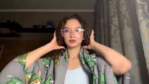 Tatiana online show from November 23, 2025, 4:07 pm