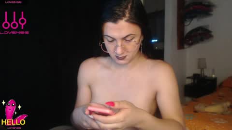Snapshot of alguien_mas01 chatting on May 14, 2026, 2:13 pm cami online show from May 14, 2026, 2:13 pm
