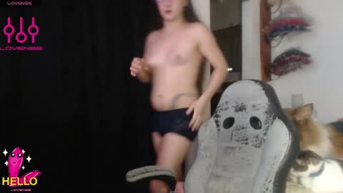 Snapshot of alguien_mas01 chatting on June 8, 2026, 6:03 am cami online show from June 8, 2026, 6:03 am