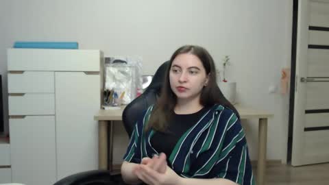 Snapshot of alice_________________________ chatting on June 7, 2026, 1:26 pm Alice online show from June 7, 2026, 1:26 pm