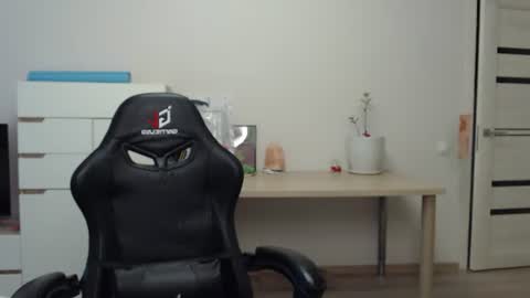 Snapshot of alice_________________________ chatting on July 12, 2026, 8:49 am Alice online show from July 12, 2026, 8:49 am