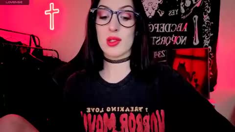 Snapshot of alice___mistress chatting on June 27, 2026, 12:48 am Miss Alice online show from June 27, 2026, 12:48 am