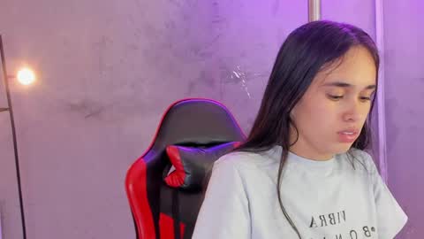 Alice Susan online show from April 21, 2026, 2:51 am