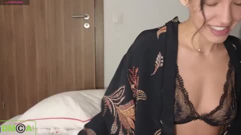 A R Y A  T I A online show from January 5, 2025, 7:49 pm