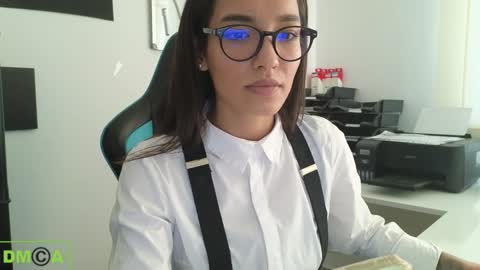 A R Y A  T I A online show from January 6, 2025, 2:14 pm