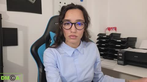 A R Y A  T I A online show from January 7, 2025, 3:33 pm