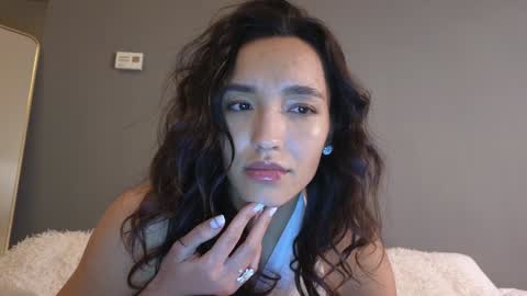 A R Y A  T I A online show from January 15, 2025, 10:24 pm