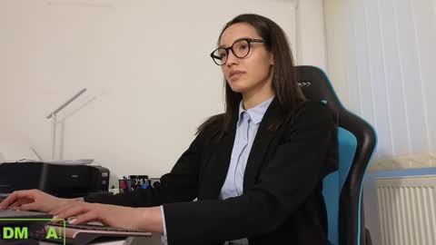 A R Y A  T I A online show from March 2, 2025, 4:21 pm