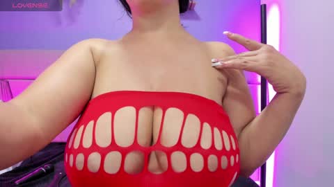 alice_brookss_ online show from December 17, 2024, 3:49 pm