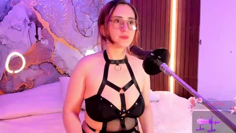 Mey online show from September 12, 2025, 4:23 am