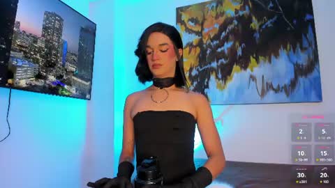 Snapshot of alice_graay__ chatting on June 18, 2026, 11:20 pm Alice online show from June 18, 2026, 11:20 pm
