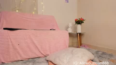 ALICE    Alice guzman online show from March 9, 2025, 8:42 pm