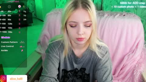 alice_halle online show from December 9, 2024, 5:52 pm