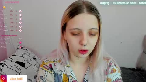 alice_halle online show from February 18, 2025, 8:49 am